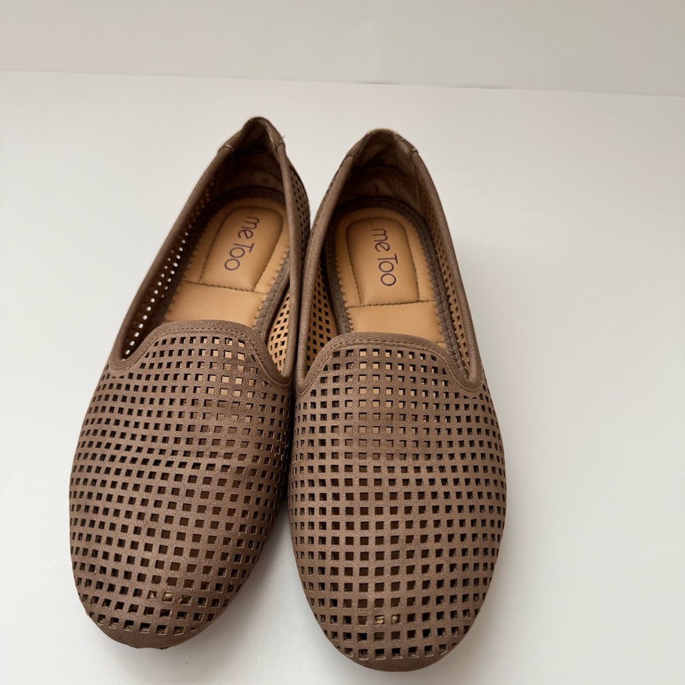 Me Too • Leather Perforated Tan Loafers Sz 8